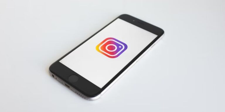 How to use the notes feature on Instagram to post a status