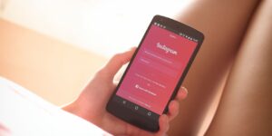 Jak przeglądać posty na Instagramie bez konta