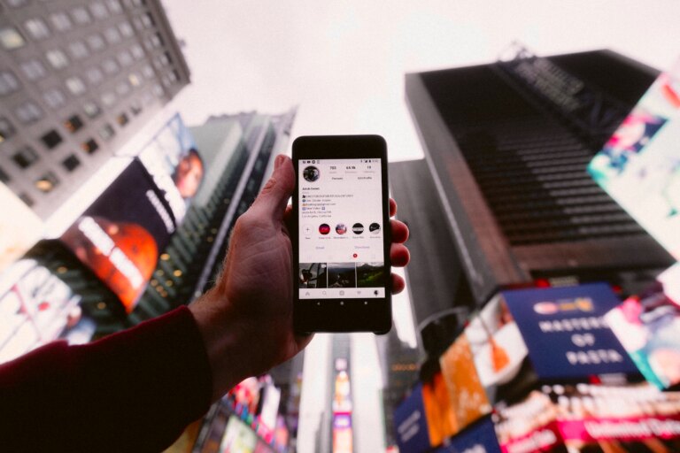 Highlights on Instagram: the only guide you need to grow your brand