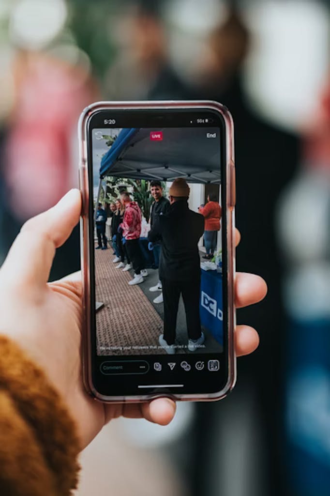 Najważniejsze informacje na Instagramie: jedyny przewodnik, którego potrzebujesz, aby rozwijać swoją markę Introduce your team