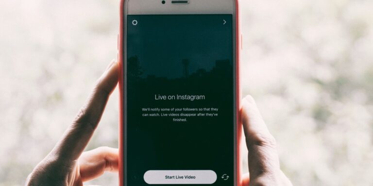 Wie man Moderatoren zu einer Live-Übertragung auf Instagram hinzufügt