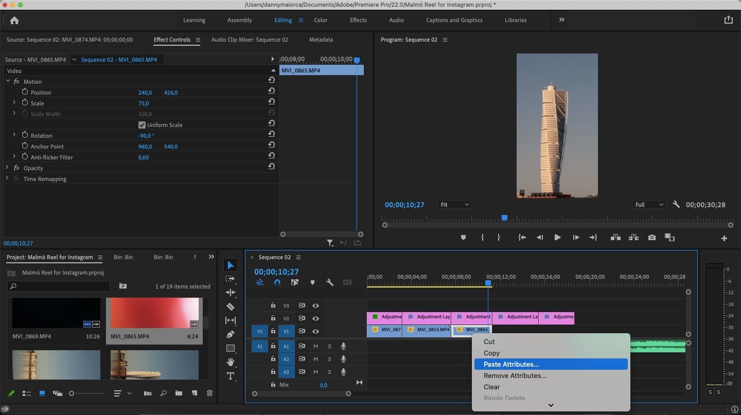 captura de pantalla que muestra el botón de pegado de atributos en premiere pro