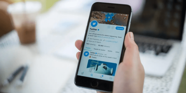 How to embed video on Twitter