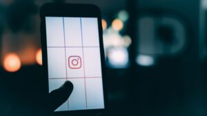 How to delete messages from Instagram