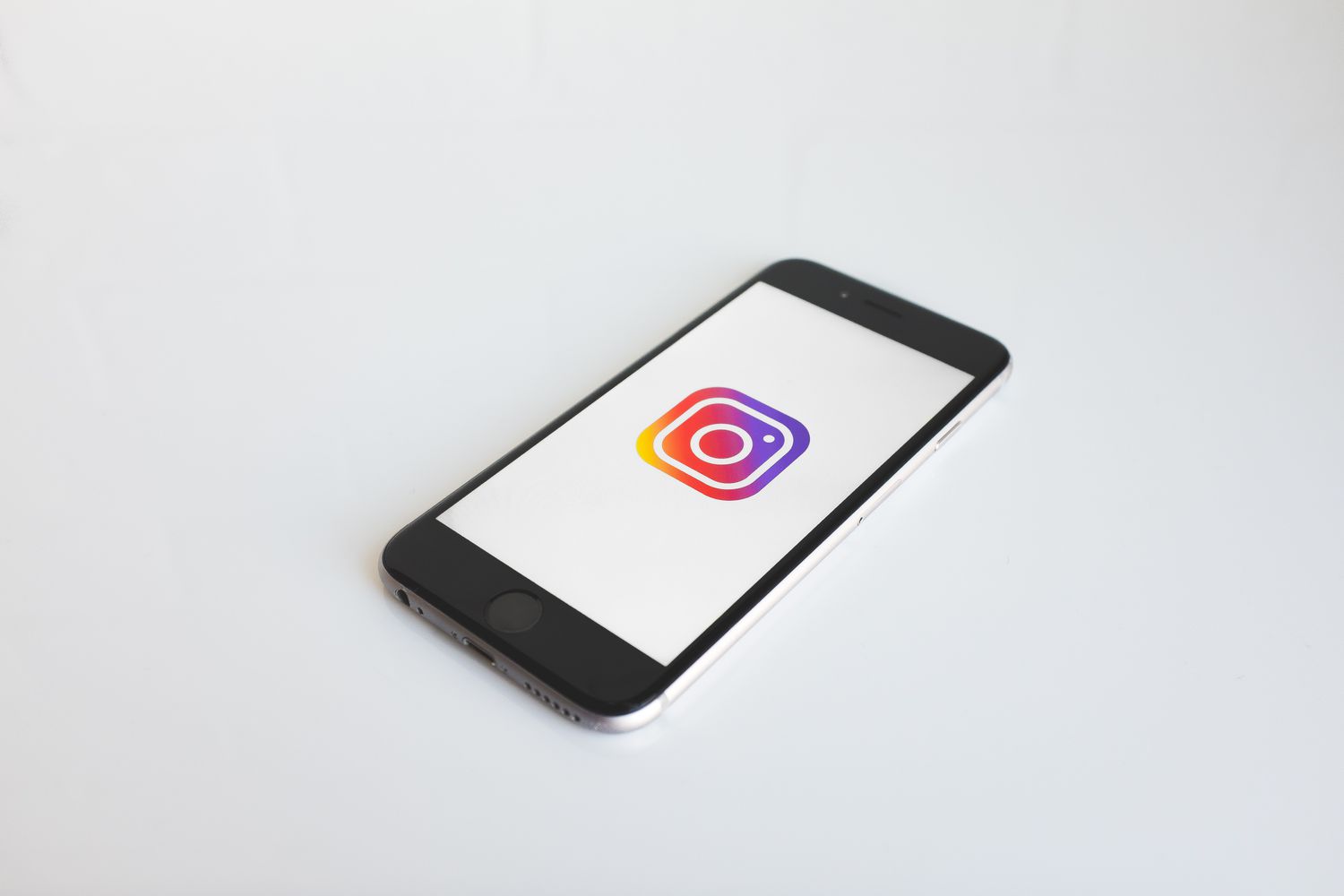 Jak zaktualizowac Instagram na iOS i Androida