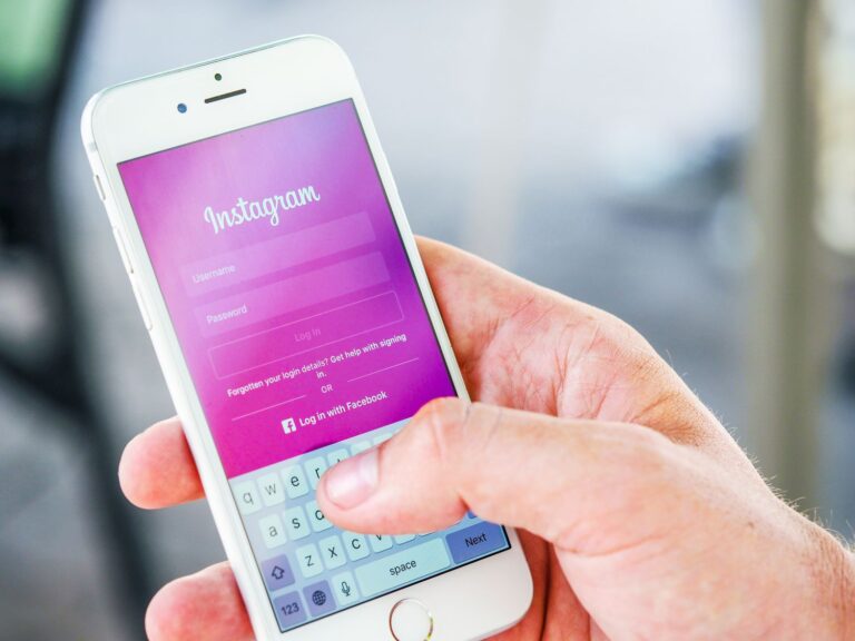 How to change your phone number on Instagram