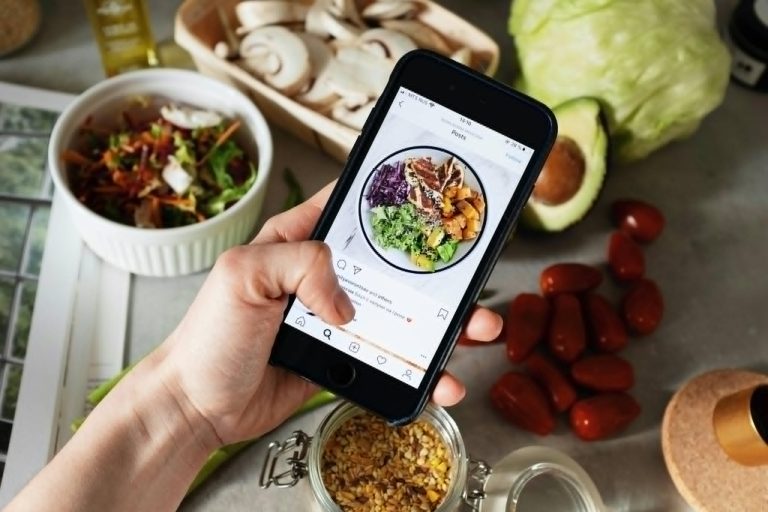 Instagram to nie wszystko! Co naprawdę przyciąga klientów do restauracji?